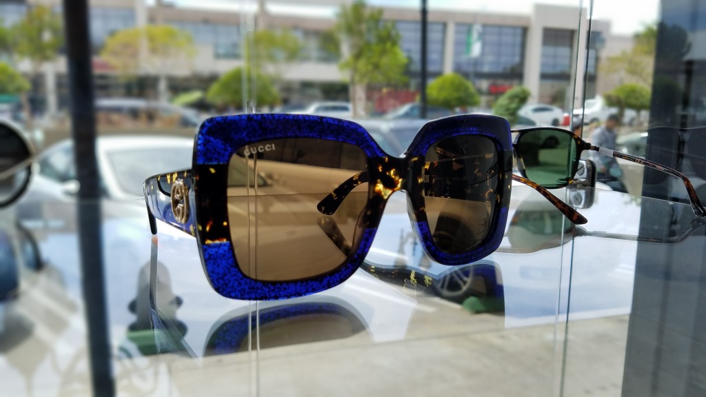 Sunglasses Gucci Black in Plastic - 39528395